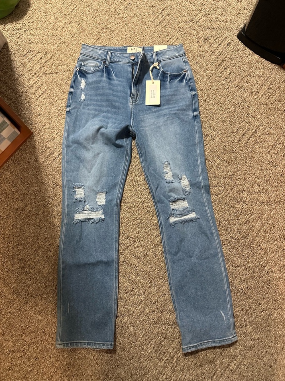 Casual Distressed Ankle Jeans in Light Blue by LTL